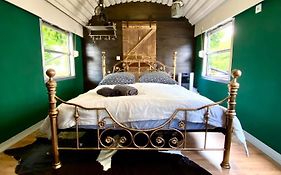 Gleis 1, Auszeit im Eisenbahn Waggon mit Whirlpool